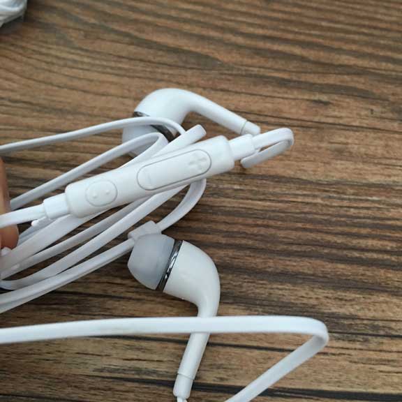J5 Universal S4 Wired earbuds for Samsung HTC with Volume control & Mic